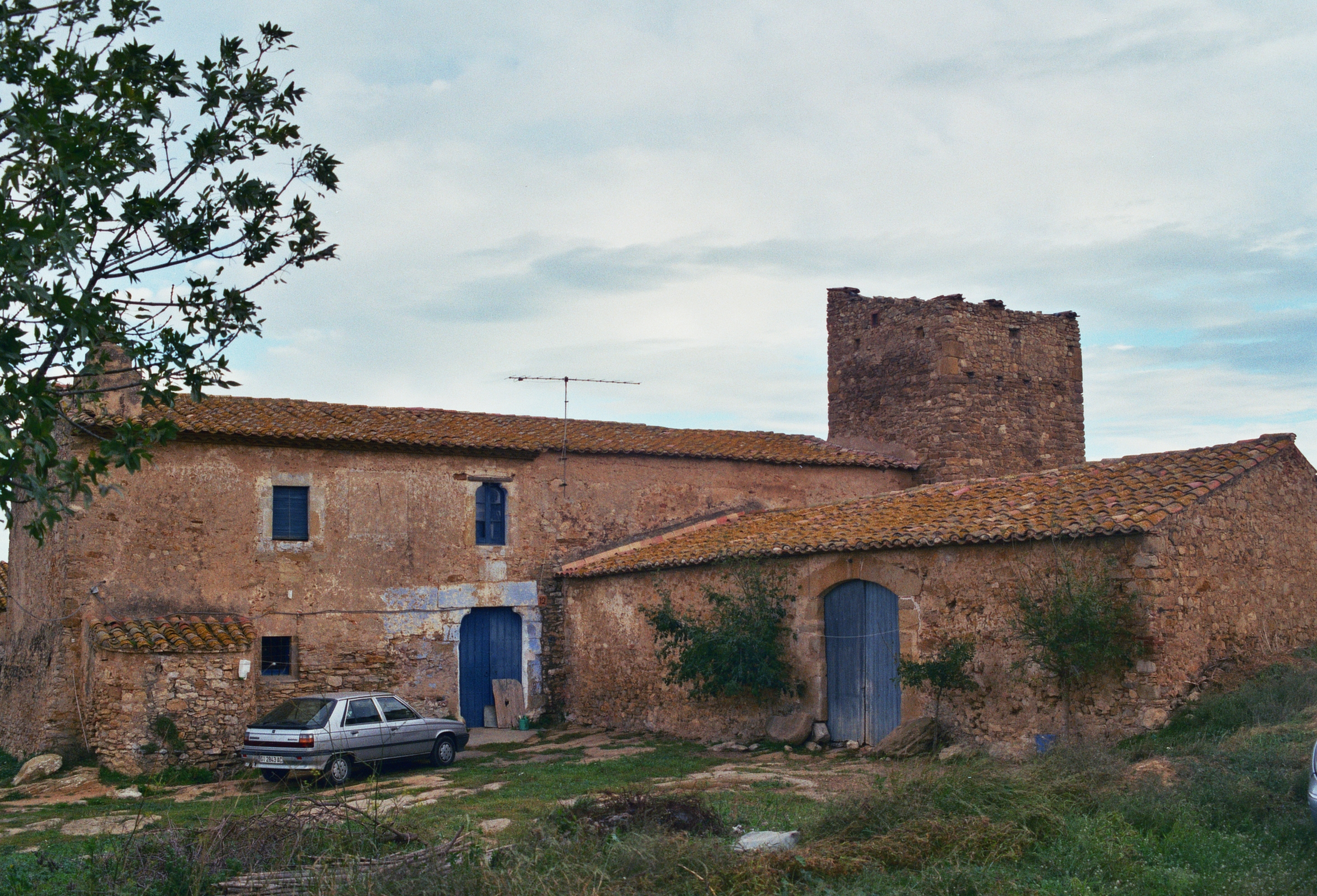 Fotografia antiga de la casa molt abans de ser reformada.